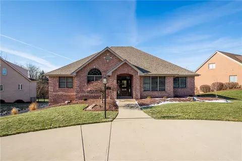 246 Arrowhead Ln, Eighty Four, PA 15330