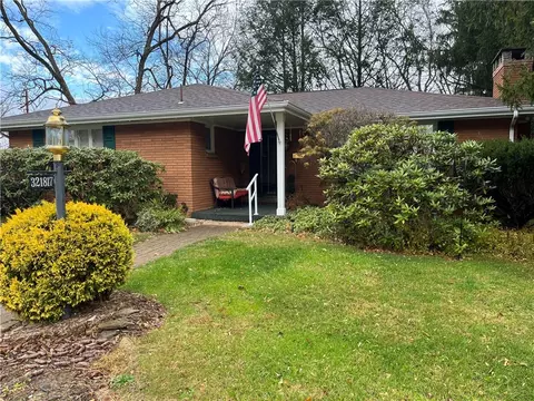 321817 Skidmore Dr, Greensburg, PA 15601