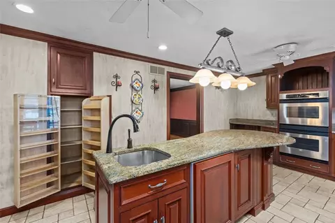 Kitchen - 462 Adele Dr, Irwin, PA 15642 photo 3 of 4