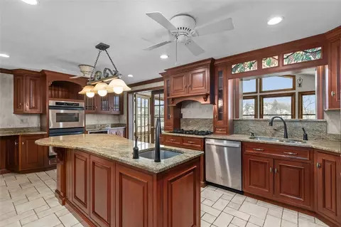 Kitchen - 462 Adele Dr, Irwin, PA 15642 photo 4 of 4