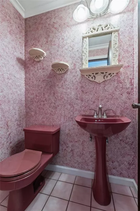Bath - 462 Adele Dr, Irwin, PA 15642 photo 1 of 4