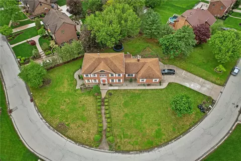 228 Meadowfield Ln, Clairton, PA 15025