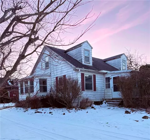 13 Kernisky Ln, West Middlesex, PA 16159