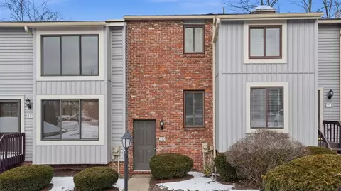 212 Serendipity Dr, Coraopolis, PA 15108