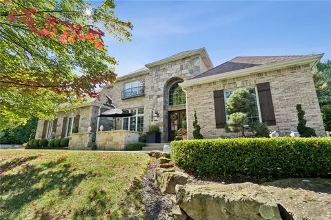2080 Saint Ann Cmn, Irwin, PA 15642