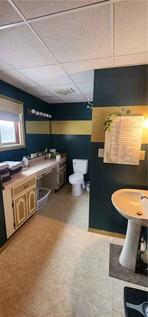 Bath - 3233 Cookport Rd, Commodore, PA 15729 photo 1 of 3