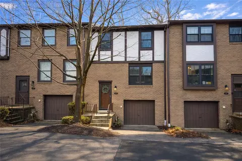 2105 Saint James Pl, Wexford, PA 15090