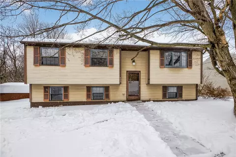300 Moonridge Dr, Freedom, PA 15042