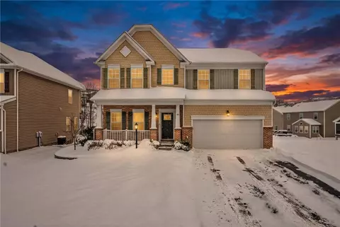 100 Hermitage Ct, Zelienople, PA 16063