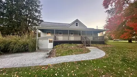 Exterior - 457 E Crestview Dr, Transfer, PA 16154 photo 6 of 8