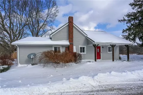 Exterior - 457 E Crestview Dr, Transfer, PA 16154 photo 2 of 8