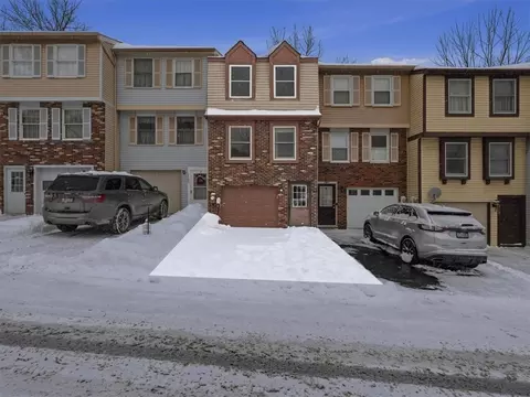 7305 Lafayette Sq, Aliquippa, PA 15001