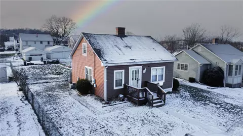 36 2nd St, Lawrence, PA 15055