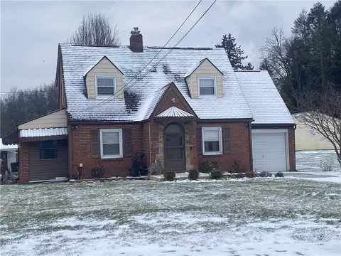 72 7th St Ext, New Kensington, PA 15068