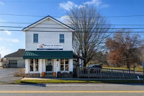 108 N Main St, Harrisville, PA 16038