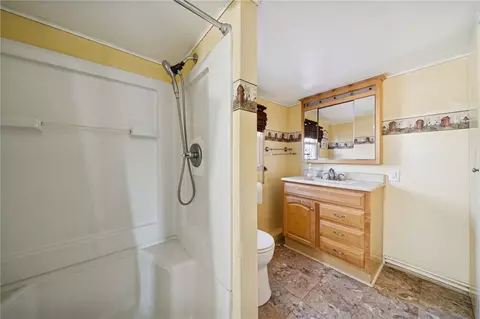 Bath - 1609 Old Brodhead Rd, Monaca, PA 15061 photo 1 of 2
