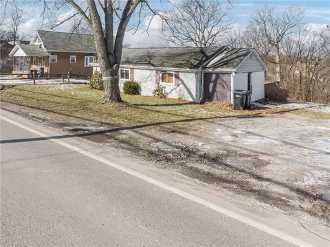 Exterior - 1609 Old Brodhead Rd, Monaca, PA 15061 photo 1 of 9