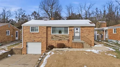 1241 Pleasantvue Dr, Pittsburgh, PA 15227