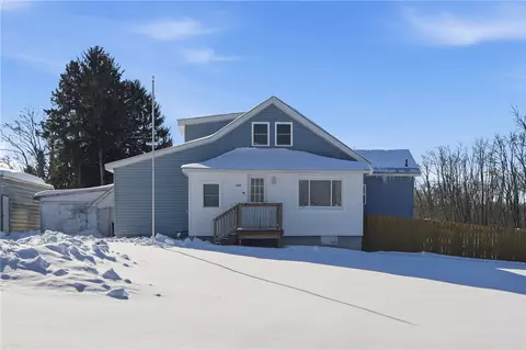 1085 Kanawha St, Ellwood City, PA 16117