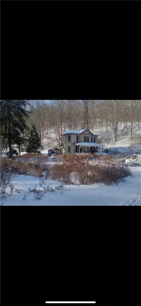 750 15th St, Franklin, PA 16323