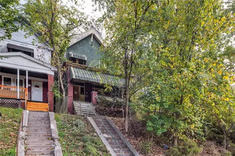 2040 Laketon Rd, Pittsburgh, PA 15221