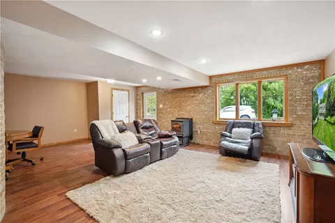Living - 565 Leeper Rd, Georgetown, PA 15043 photo 2 of 3