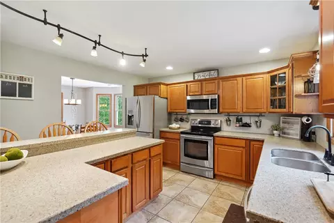 Kitchen - 565 Leeper Rd, Georgetown, PA 15043 photo 1 of 4