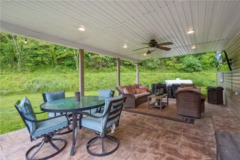 Exterior - 565 Leeper Rd, Georgetown, PA 15043 photo 5 of 12