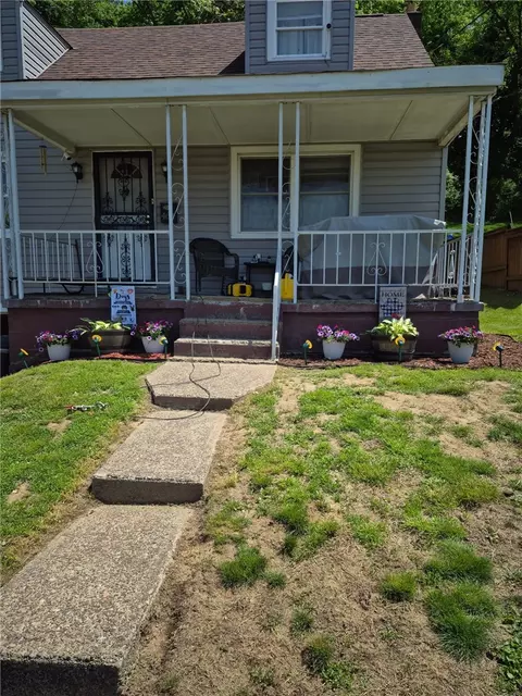 464 Greenridge Rd, New Kensington, PA 15068