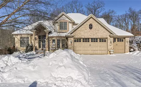 807 Gallant Fox Ln, Cranberry Township, PA 16066
