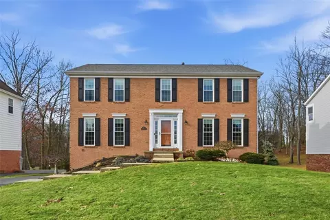 213 Oak Highland Dr, Moon Twp, PA 15108