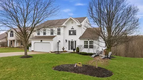 140 Cedar Ridge Dr, Monaca, PA 15061