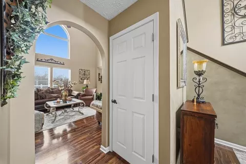 Entry Way - 140 Cedar Ridge Dr, Monaca, PA 15061 photo 3 of 6