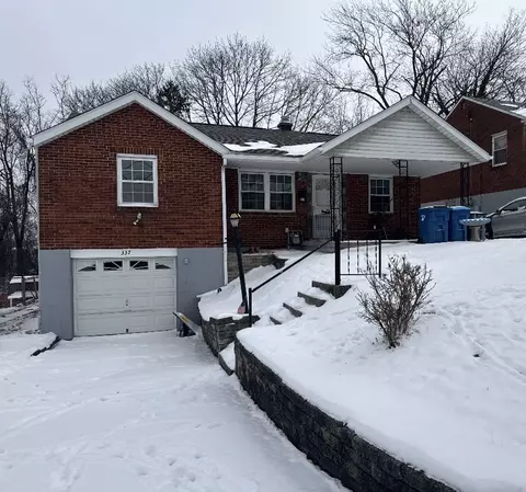 337 Poe Dr, Pittsburgh, PA 15235