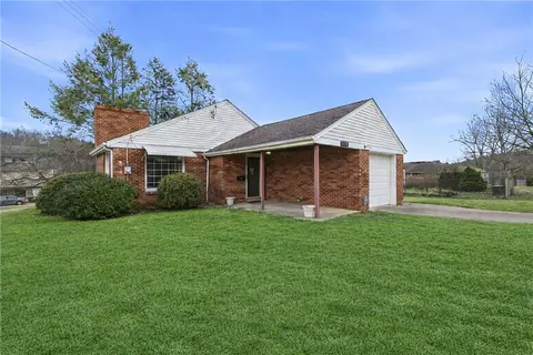 2001 Cypress Dr, White Oak, PA 15131