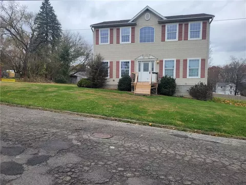 388 Lincoln St, Sharon, PA 16146