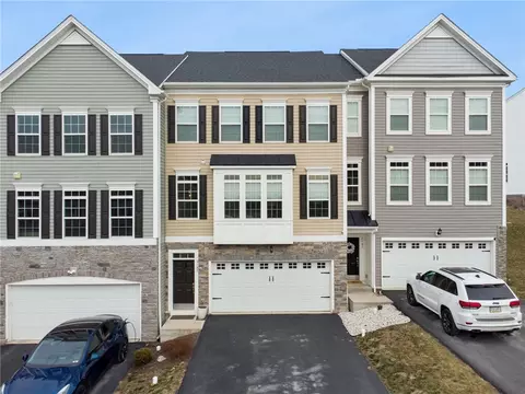 2185 Shawnee Dr, Washington, PA 15301