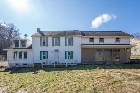 747 Forever Ln, Ligonier, PA 15658