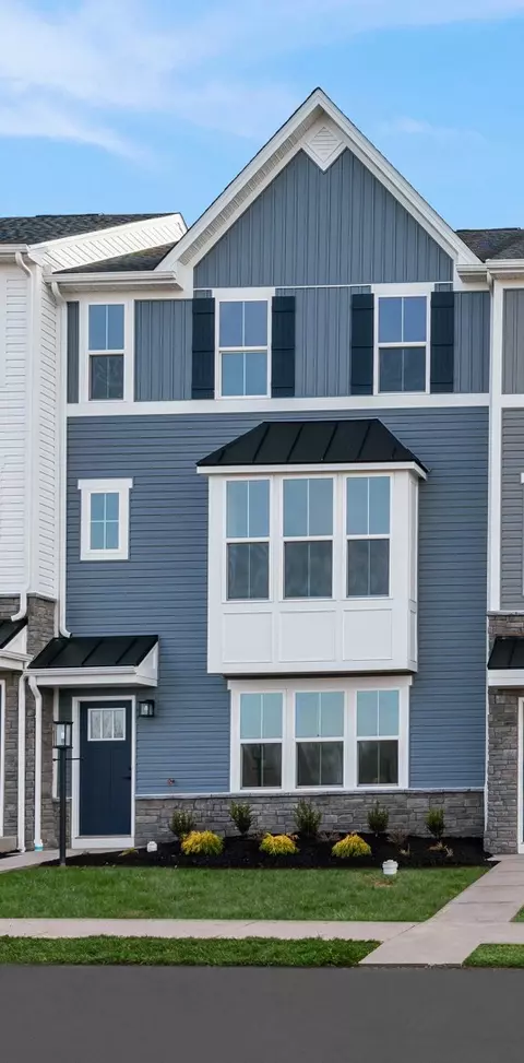1184 Olivia Dr, Oakdale, PA 15071