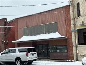 107 E North Street 106 N Mercer St, New Castle, PA 16101
