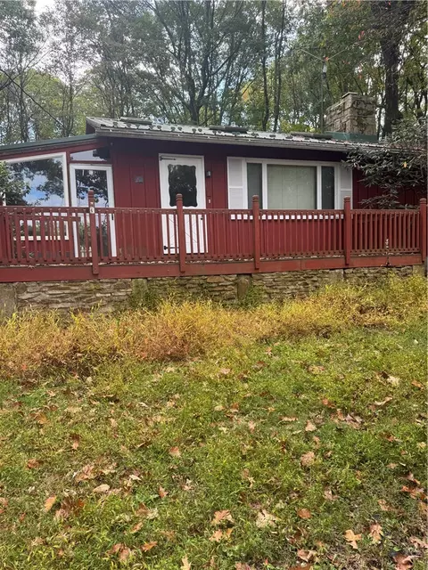 117 Chestnut Ridge Rd, Acme, PA 15610