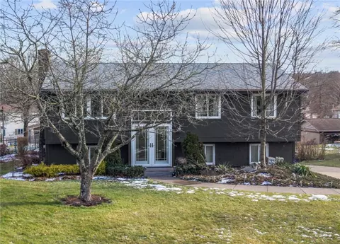 1621 Cordwell Dr, South Park, PA 15129