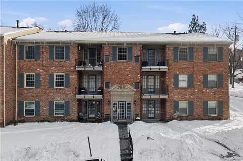 940 Adam Dr #E, Pittsburgh, PA 15216