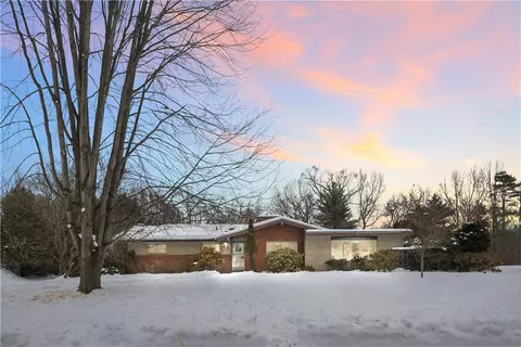 9342 Springfield Dr, Allison Park, PA 15101