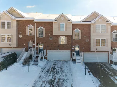 9529 Charley Dr, Pittsburgh, PA 15209