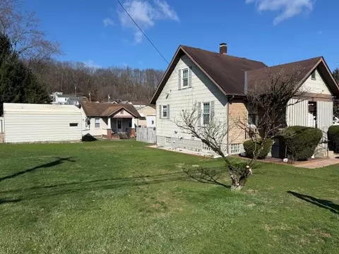 1738 1740 Hancock Ave, Apollo, PA 15613