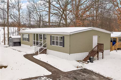 56 Crestview Dr, Tarentum, PA 15084