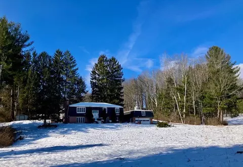 219 Meadow Dr, Johnstown, PA 15905