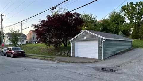 701 Fairmont St, Latrobe, PA 15650