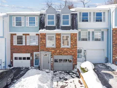107 Ligonier Ln, New Kensington, PA 15068